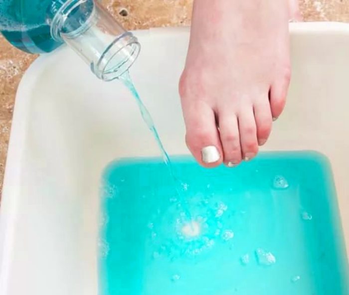 Ванночка с Листерином для ног