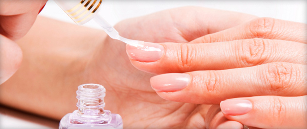 нанесение лака