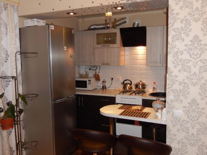 Маленькая кухня с барной стойкой Маленькая кухня с барной стойкой