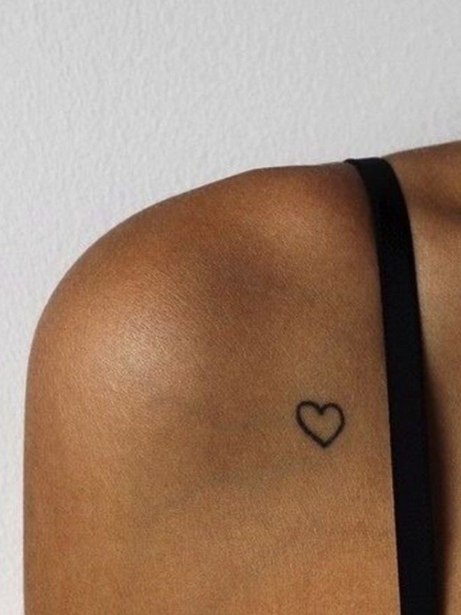 маленькое тату на ключице раз маленькое тату на ключице раз