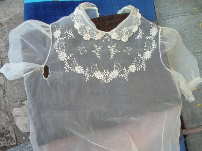 Как убрать сожженное утюгом пятно Как убрать сожженное утюгом пятно