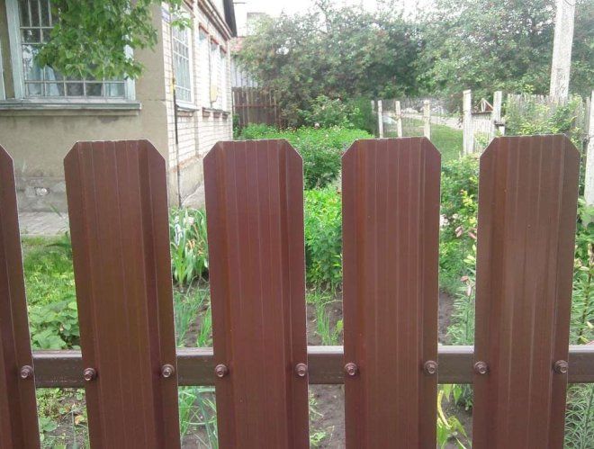 П образный металлический штакетник П образный металлический штакетник