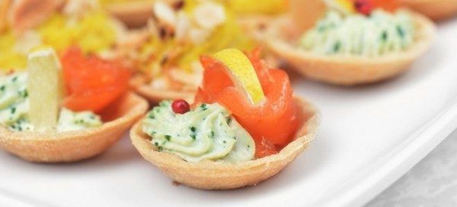 тарталетки с творожным сыром и семгой тарталетки с творожным сыром и семгой