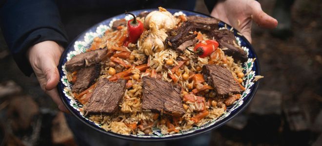 узбекский плов в казане на костре узбекский плов в казане на костре
