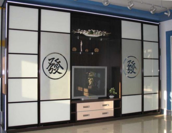 Гостиная с платяным шкафом Гостиная с платяным шкафом