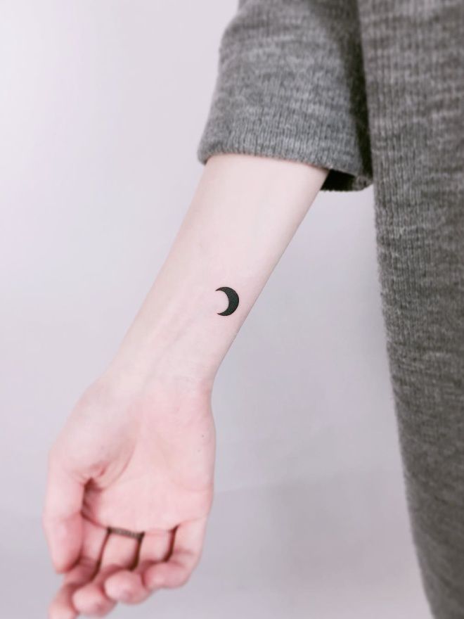 маленькие татуировки в стиле минимализм раз маленькие татуировки в стиле минимализм раз
