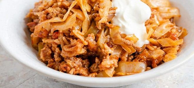 ленивые голубцы в томатном соусе ленивые голубцы в томатном соусе