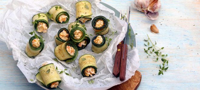 рулетики из кабачков с крабовыми палочками рулетики из кабачков с крабовыми палочками