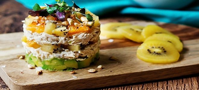 фото8 слоеный салат с киви и копченой курицей