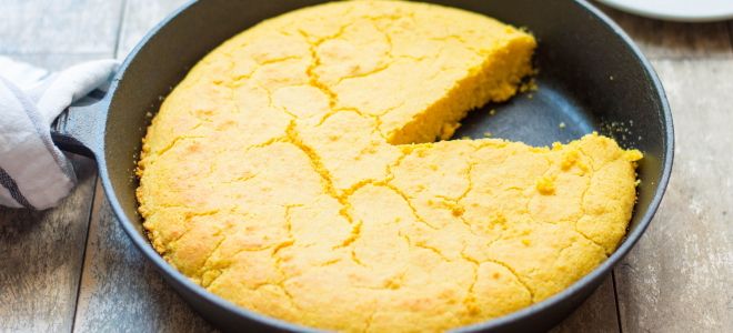 кукурузный хлеб на сковороде кукурузный хлеб на сковороде