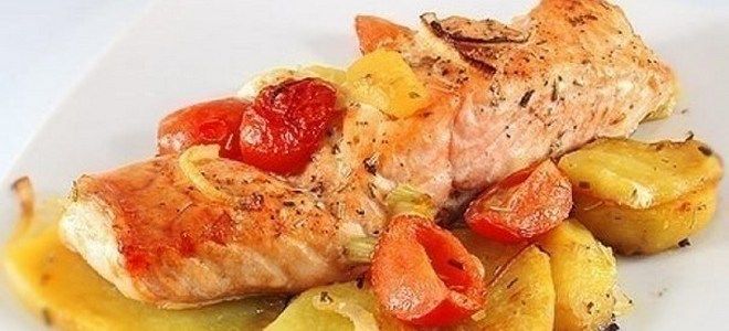 стейк лосося в духовке с картофелем стейк лосося в духовке с картофелем