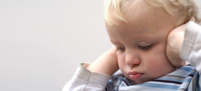 гнойный отит у ребенка