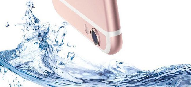 сенсорный телефон упал в воду что делать