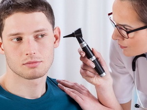 Травма среднего уха Осмотр уха специалистом