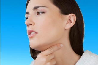 Боль в горле при фарингите боль