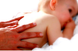 К процедуре массажа подготовьтесь сами и подготовьте ребенка Процедура массажа