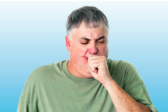 Мужчина кашляет Симптомы трахеита