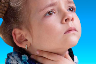 Боль в горле у ребенка У ребенка болит горло