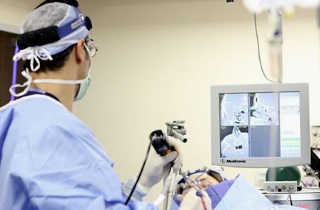 Оперативное вмешательство проводится при острой форме синусита Лечение синусита