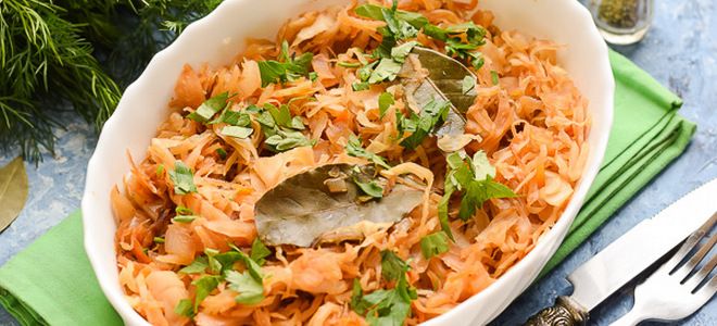 капуста тушеная с сосисками и яйцом капуста тушеная с сосисками и яйцом