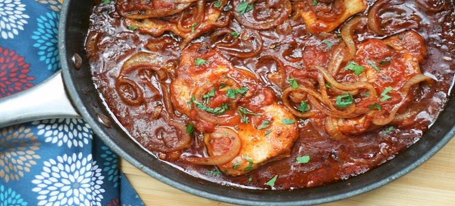 жареная свинина с помидорами и луком жареная свинина с помидорами и луком