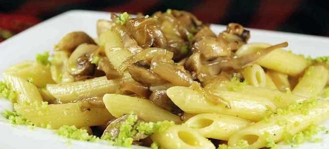 паста с шампиньонами и луком паста с шампиньонами и луком