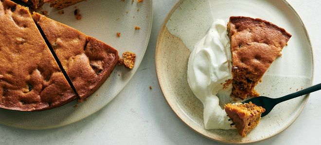 шарлотка с айвой шарлотка с айвой