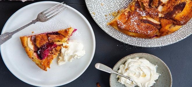 шарлотка с яблоками и сливами в духовке шарлотка с яблоками и сливами в духовке