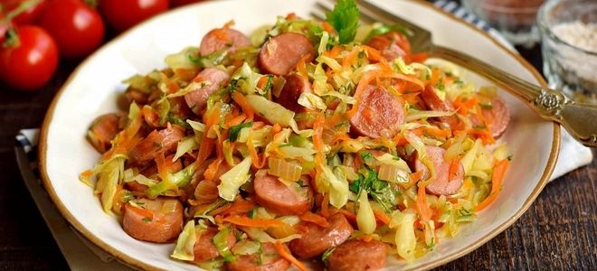 тушеная молодая капуста с сосисками тушеная молодая капуста с сосисками