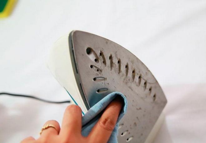 как почистить утюг уксусом как почистить утюг уксусом