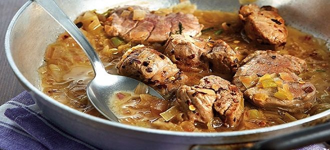 свинина на сковороде с луком и уксусом свинина на сковороде с луком и уксусом