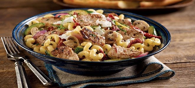 свинина с макаронами на сковороде с луком свинина с макаронами на сковороде с луком