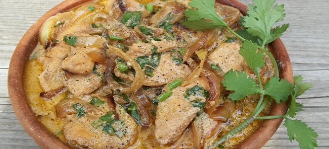 Гуляш из куриной печени