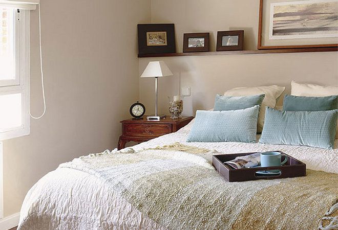 Изголовье кровати