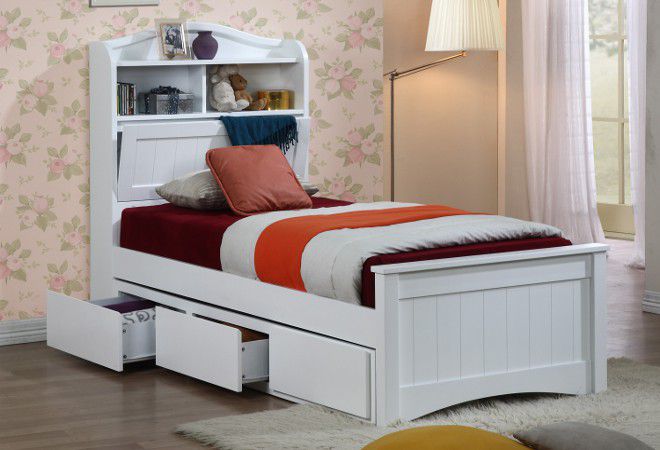 Изголовье кровати