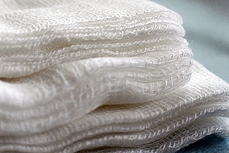 Марля, сложенная в несколько слоев Особенности постановки компресса