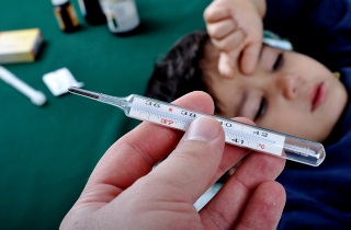 При высокой температуре не рекомендуется использовать пластыри Убираем приступы кашля с помощью перцового пластыря