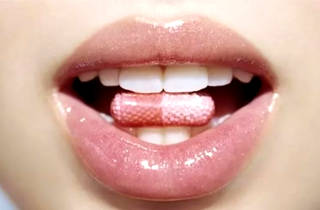 Таблетки для рассасывания ни в коем случае нельзя разгрызать, а тем более проглатывать Правила приема