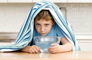 Для домашнего лечения риносинусита подходят паровые ингаляции Домашнее лечение риносинусита у детей