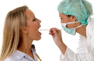 Вызвать отек гортани могут различные патогенные микроорганизмы Таблетки от ларингита